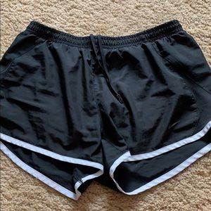 Women’s nike tempo workout shorts